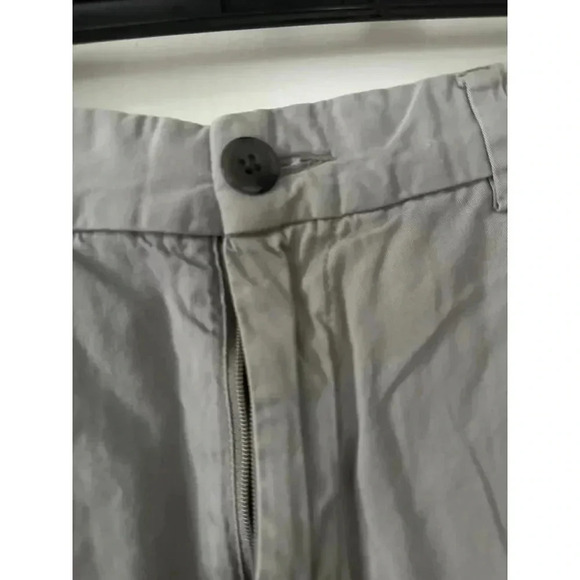 AXIST Men’s size 30 Gray shorts - Picture 3 of 6